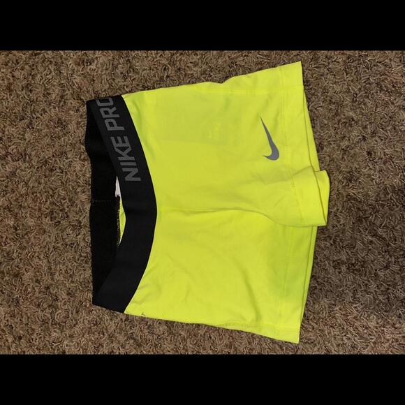 Nike Women's Dri-Fit Pro 3 Big Dot Training Shorts - Picture 1 of 12